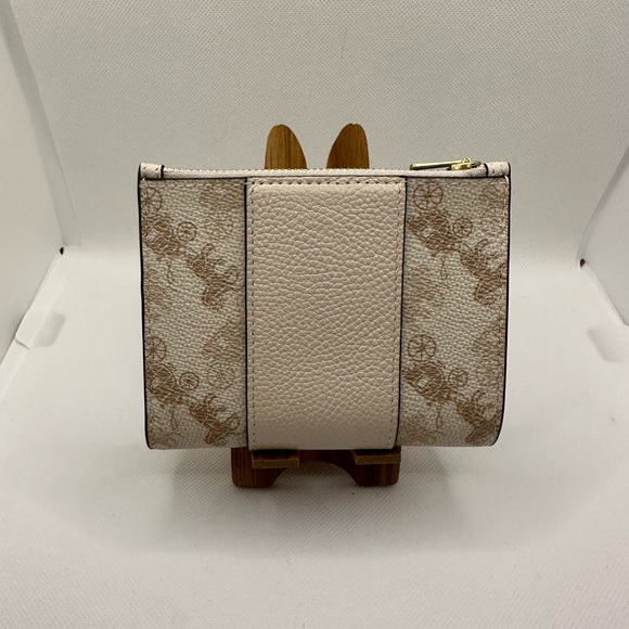 NWT Coach Bifold Snap Wallet with Horse and Carriage Print - Picture 4 of 10